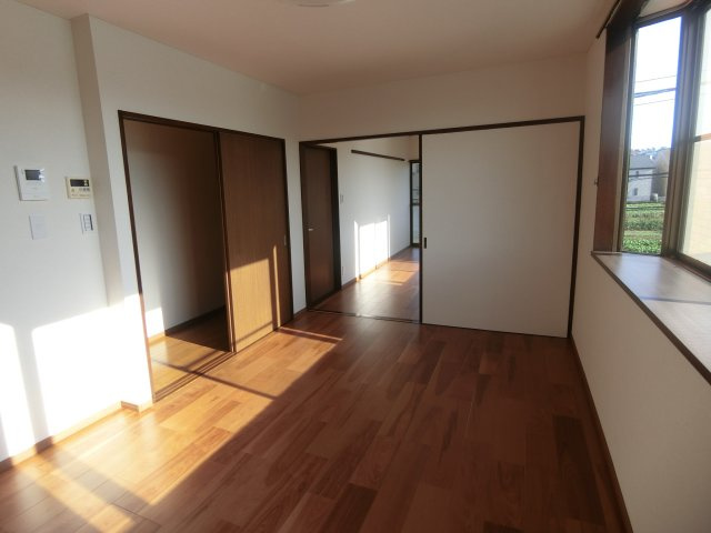 サンライズの居間・リビング