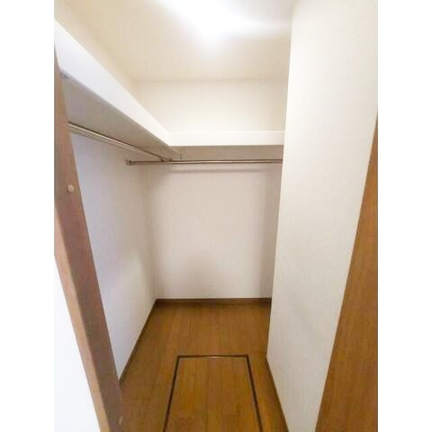 横浜市泉区中田南２丁目のアパートの収納