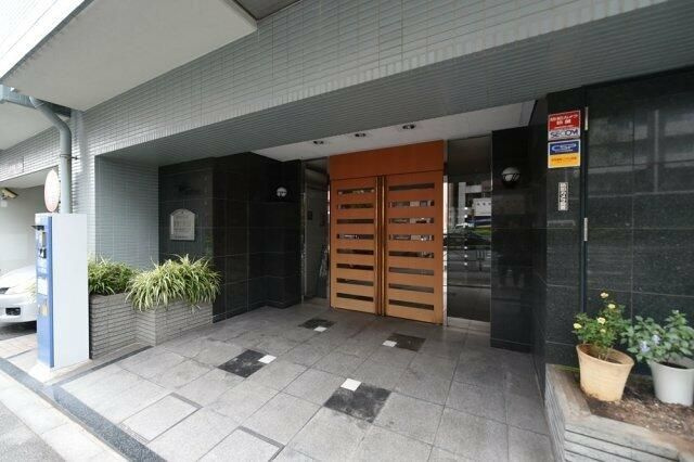 菱和パレス高輪タワーのエントランス