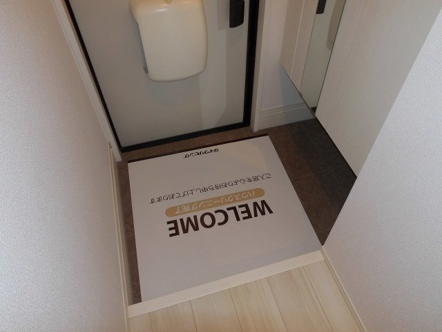 ルートサンヨウの玄関