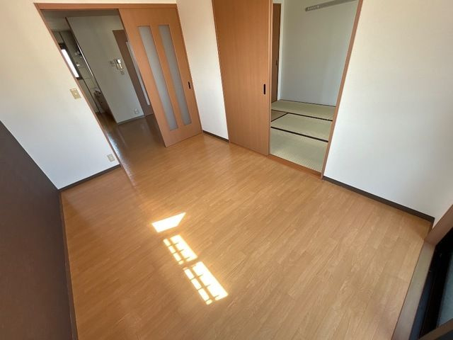 グリーンヒル壱番館の洋室