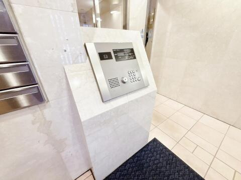 アーバンキャッスル江戸川駅前（2階部分）／仲介手数料無料／新規フルリノベーションのエントランス