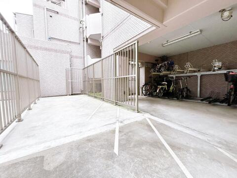 アーバンキャッスル江戸川駅前（2階部分）／仲介手数料無料／新規フルリノベーションの駐車場
