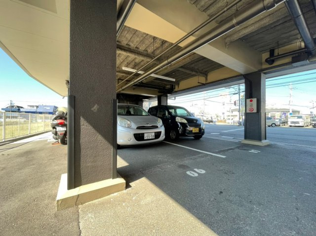 セオコート潤和の駐車場