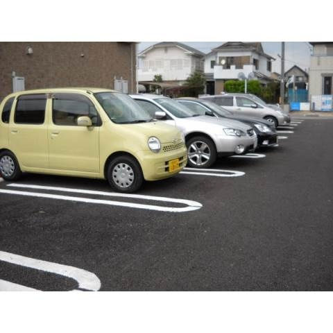 ノーブルＡの駐車場