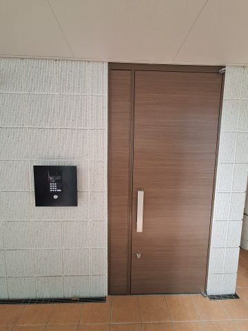 グランソレイユ大井のエントランス