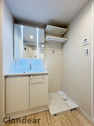 いづみハイツ竹の塚の独立洗面台|ドキドキの新生活も、安心してスタート。ぴったりの住まいを見つけませんか？クランディアが一緒に住まい選びをサポートします‼　まずは、お気軽にお問合せください　＃クランディア