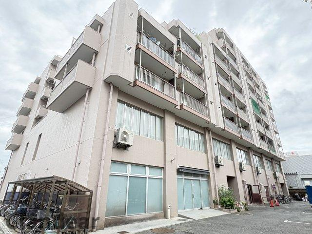 いづみハイツ竹の塚の外観|ドキドキの新生活も、安心してスタート。ぴったりの住まいを見つけませんか？クランディアが一緒に住まい選びをサポートします‼　まずは、お気軽にお問合せください　＃クランディア