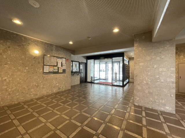 トーカンマンション堀江町第参弐のエントランス