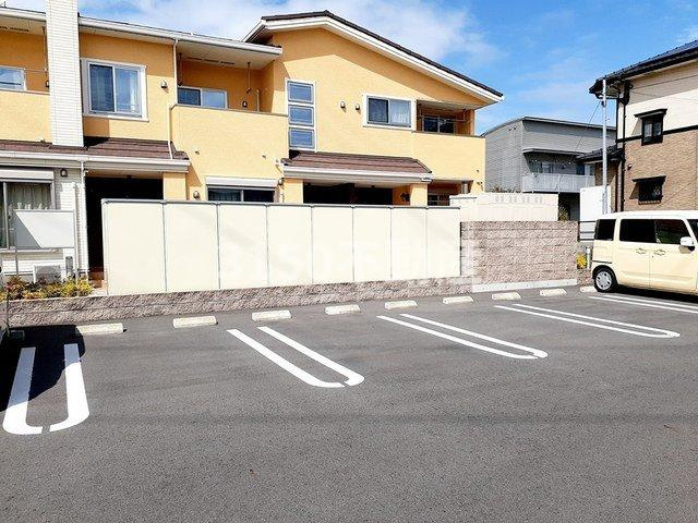 ルナ・ソレイユⅡの駐車場|駐車場があります