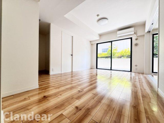 ヴェラハイツ松戸の洋室|ドキドキの新生活も、安心してスタート。ぴったりの住まいを見つけませんか？クランディアが一緒に住まい選びをサポートします‼　まずは、お気軽にお問合せください　＃クランディア