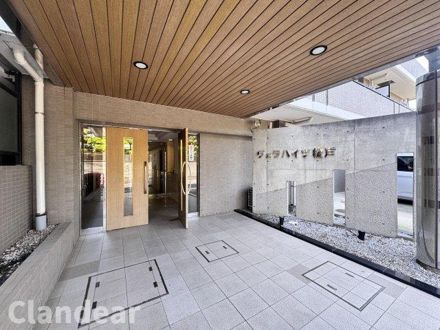 ヴェラハイツ松戸のロビー|ドキドキの新生活も、安心してスタート。ぴったりの住まいを見つけませんか？クランディアが一緒に住まい選びをサポートします‼　まずは、お気軽にお問合せください　＃クランディア