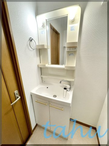 ジュネスドヌールの独立洗面台