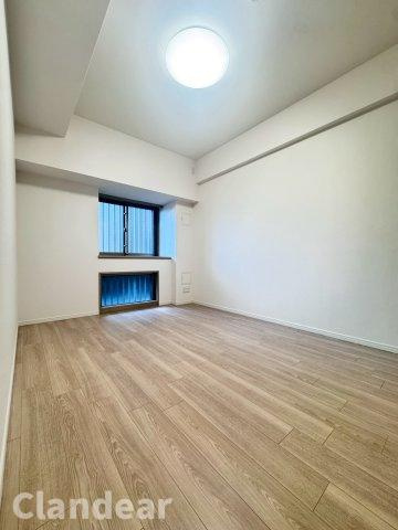 コスモ平井南リバータウンの洋室|ドキドキの新生活も、安心してスタート。ぴったりの住まいを見つけませんか？クランディアが一緒に住まい選びをサポートします‼　まずは、お気軽にお問合せください　＃クランディア