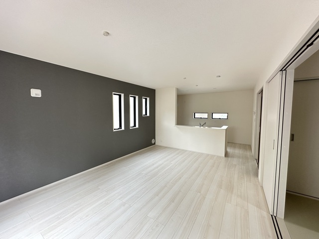 下野市烏ヶ森2丁目　新築戸建3の居間・リビング