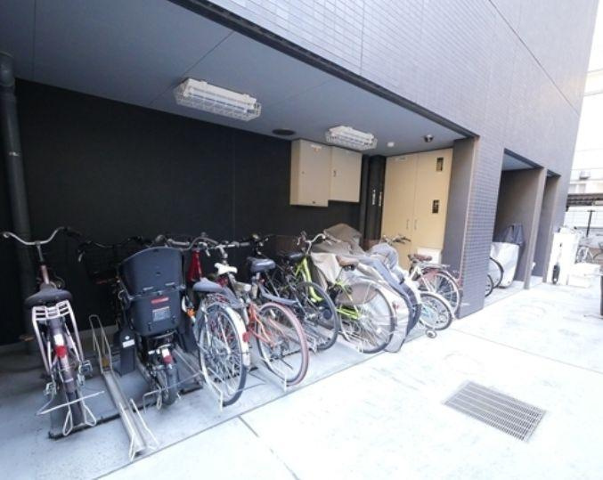 Ｃｒｅａｒｅ麹町の駐車場