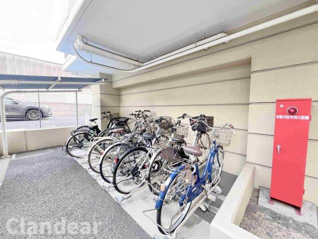 グランシティ新小岩2の駐輪場|ドキドキの新生活も、安心してスタート。ぴったりの住まいを見つけませんか？クランディアが一緒に住まい選びをサポートします‼　まずは、お気軽にお問合せください　＃クランディア