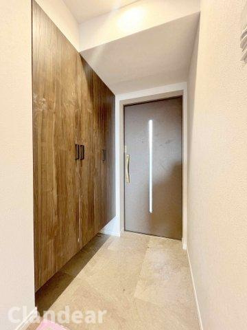 グランシティ新小岩2の玄関|ドキドキの新生活も、安心してスタート。ぴったりの住まいを見つけませんか？クランディアが一緒に住まい選びをサポートします‼　まずは、お気軽にお問合せください　＃クランディア