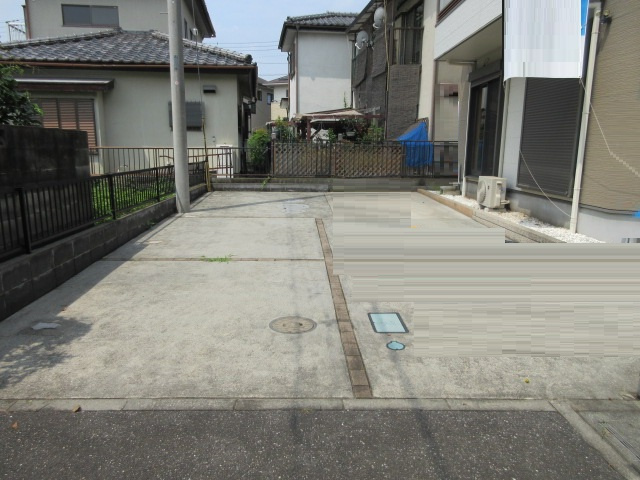 中古戸建　熊谷市原島1290-8（期間限定現況販売）の駐車場