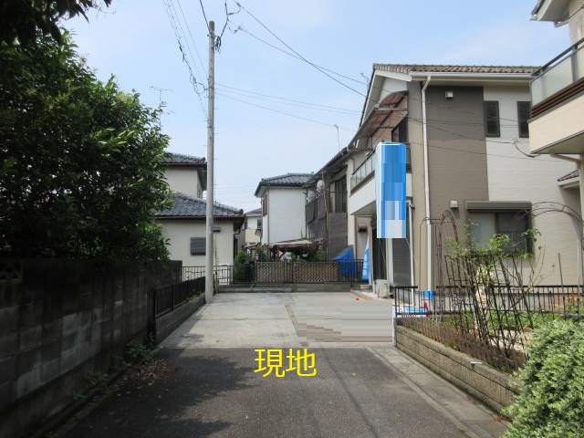 中古戸建　熊谷市原島1290-8（期間限定現況販売）の前面道路含む現地写真