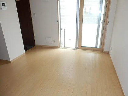 国立市西２丁目のアパートの居間・リビング