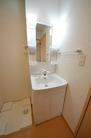 国立市西２丁目のアパートの洗面所