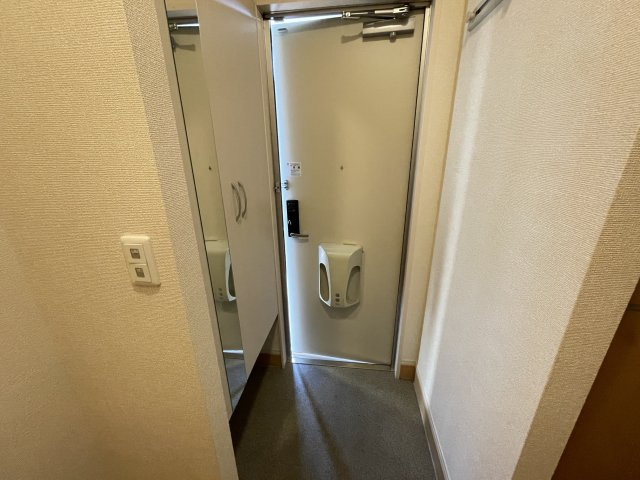 Regalo　Aの玄関
