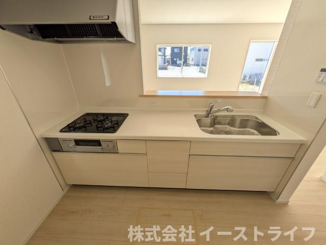 【新築戸建】　いわき市好間町上好間第5　全3棟のキッチン|同社施工写真　お掃除がしやすいのもシステムキッチンの魅力です(^^)/