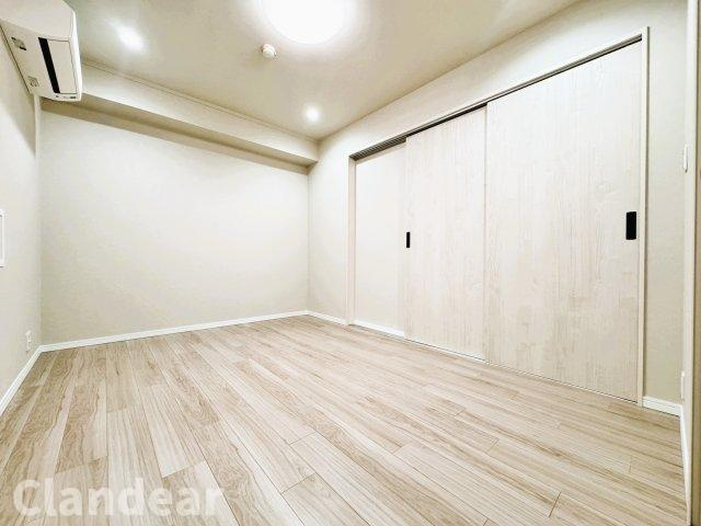 ベルシェ松戸Ⅴ１の洋室|ドキドキの新生活も、安心してスタート。ぴったりの住まいを見つけませんか？クランディアが一緒に住まい選びをサポートします‼　まずは、お気軽にお問合せください　＃クランディア