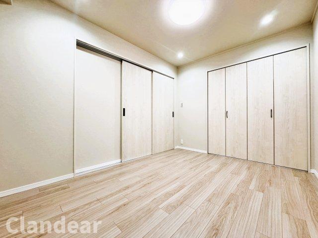 ベルシェ松戸Ⅴ１の洋室|ドキドキの新生活も、安心してスタート。ぴったりの住まいを見つけませんか？クランディアが一緒に住まい選びをサポートします‼　まずは、お気軽にお問合せください　＃クランディア