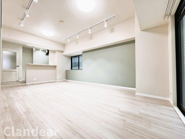 ベルシェ松戸Ⅴ１の居間・リビング|ドキドキの新生活も、安心してスタート。ぴったりの住まいを見つけませんか？クランディアが一緒に住まい選びをサポートします‼　まずは、お気軽にお問合せください　＃クランディア