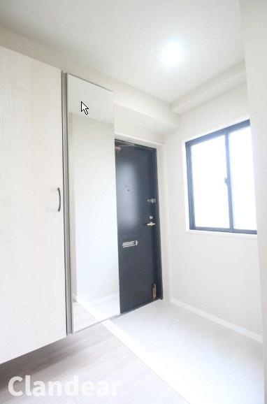 ベルシェ松戸Ⅴ１の玄関|ドキドキの新生活も、安心してスタート。ぴったりの住まいを見つけませんか？クランディアが一緒に住まい選びをサポートします‼　まずは、お気軽にお問合せください　＃クランディア