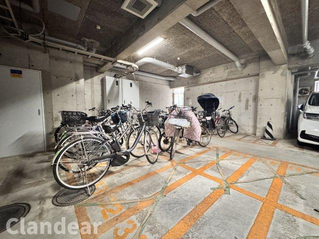 ベルシェ松戸Ⅴ１の駐車場|ドキドキの新生活も、安心してスタート。ぴったりの住まいを見つけませんか？クランディアが一緒に住まい選びをサポートします‼　まずは、お気軽にお問合せください　＃クランディア