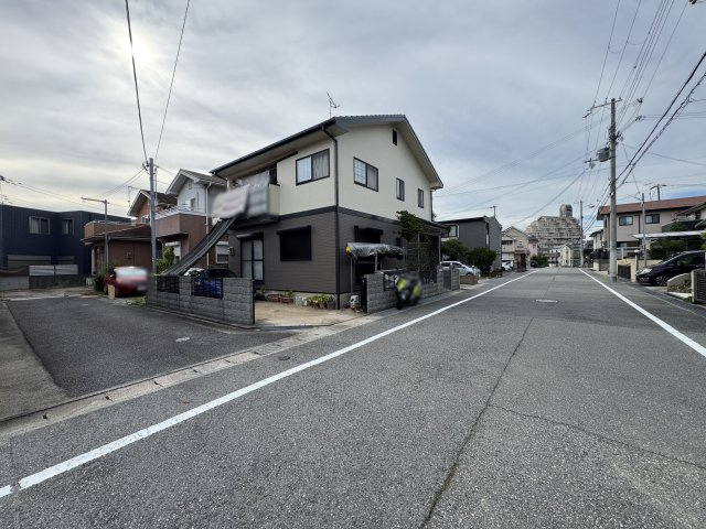 明石市魚住町住吉４丁目戸建の前面道路含む現地写真