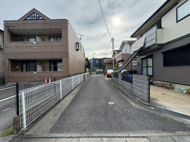 明石市魚住町住吉４丁目戸建の前面道路含む現地写真
