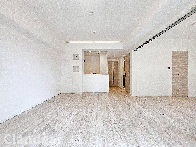 ベルドゥムール草加中央東の居間・リビング|ドキドキの新生活も、安心してスタート。ぴったりの住まいを見つけませんか？クランディアが一緒に住まい選びをサポートします‼　まずは、お気軽にお問合せください　＃クランディア