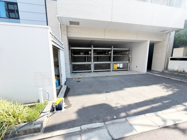 Fortuney江坂Ⅰの駐車場