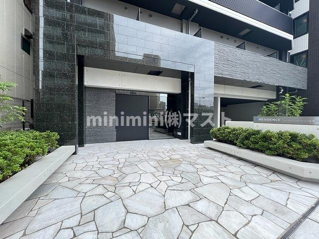 S-RESIDENCE難波大国町Deuxのエントランス