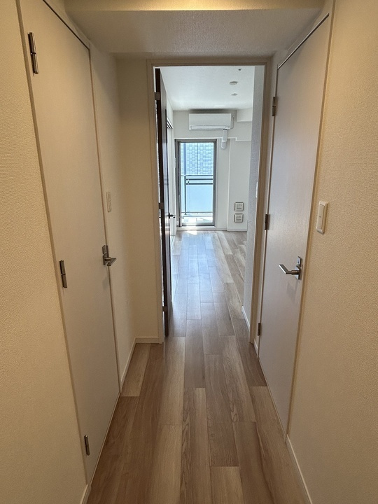 RISING Maison 本町橋の玄関