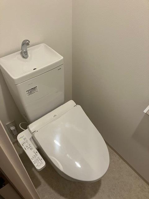 Alivis一之江のトイレ
