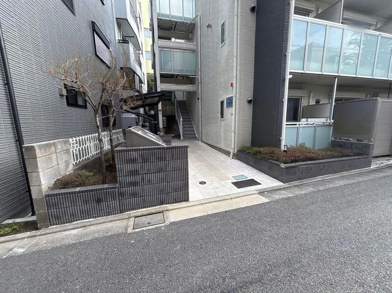 レオネクストラグーザ馬事公苑の駐車場