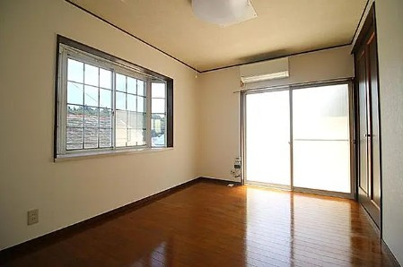 船橋市上山町３丁目のアパート