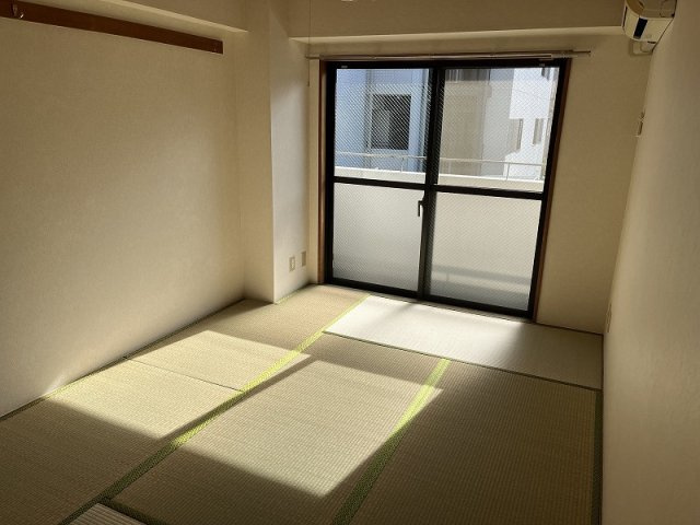 白山麻の実ハイツの和室