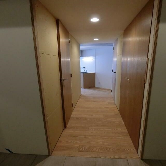 三組坂ｆｌａｔ 5fAの玄関