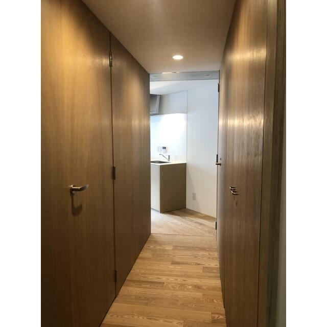 三組坂ｆｌａｔ 5fAの玄関