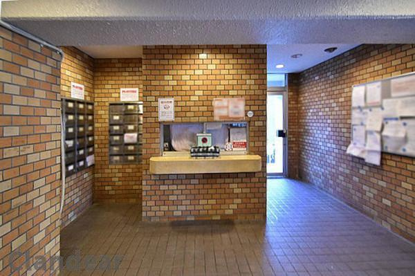 朝日プラザ八広のロビー|ドキドキの新生活も、安心してスタート。ぴったりの住まいを見つけませんか？クランディアが一緒に住まい選びをサポートします‼　まずは、お気軽にお問合せください　＃クランディア