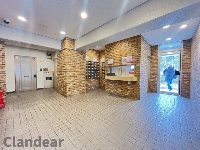 朝日プラザ八広のロビー|ドキドキの新生活も、安心してスタート。ぴったりの住まいを見つけませんか？クランディアが一緒に住まい選びをサポートします‼　まずは、お気軽にお問合せください　＃クランディア