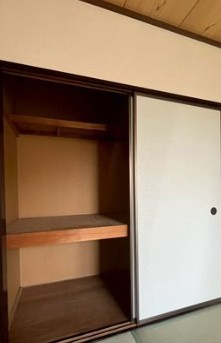 八王子市椚田町のアパートの収納
