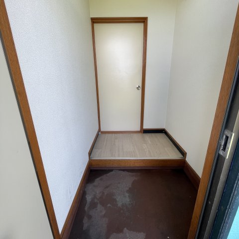 大和ハイツ３の玄関