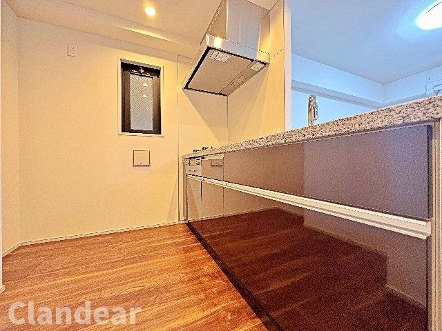 オープンレジデンシア両国森下のキッチン|ドキドキの新生活も、安心してスタート。ぴったりの住まいを見つけませんか？クランディアが一緒に住まい選びをサポートします‼　まずは、お気軽にお問合せください　＃クランディア